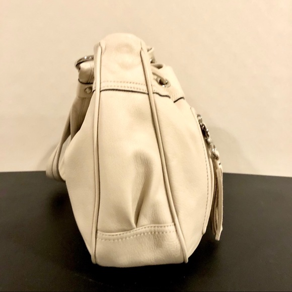 NWOT B. Makowski Ivory Sadie Tassel Shoulder Bag - Picture 4 of 13